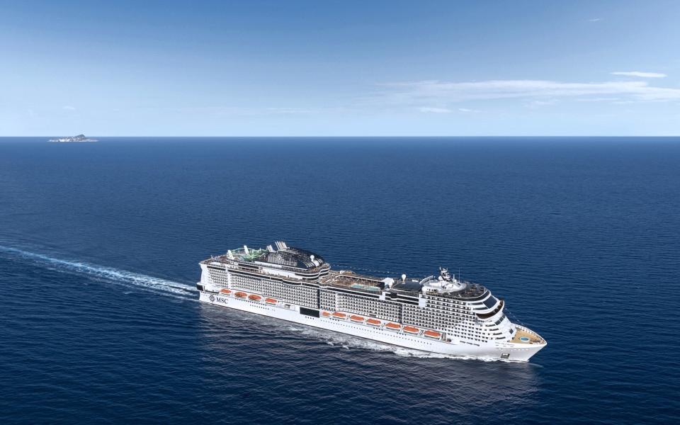 Schiff der Reederei MSC &uuml;berquert den Atlantik